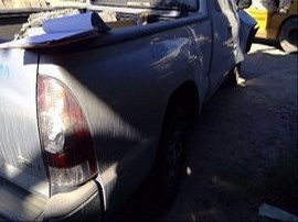 2013 TOYOTA TACOMA SILVER EXTD CAB 2.7L AT 2WD.  Z24864